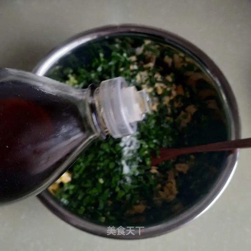 以前有家的时候把家折腾没了，后来就想吃口家里的饭，却不能了