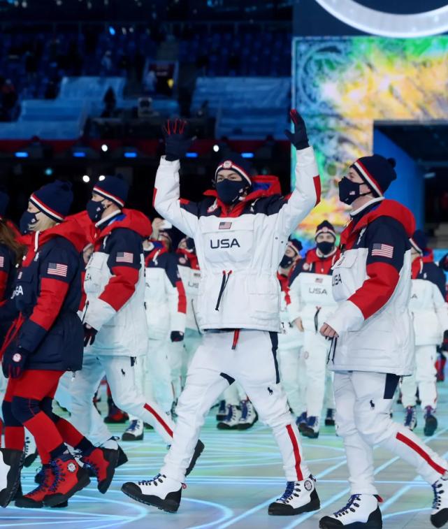 冬奥会开幕式羽绒服火出圈,冬奥会开幕式羽绒服大比拼