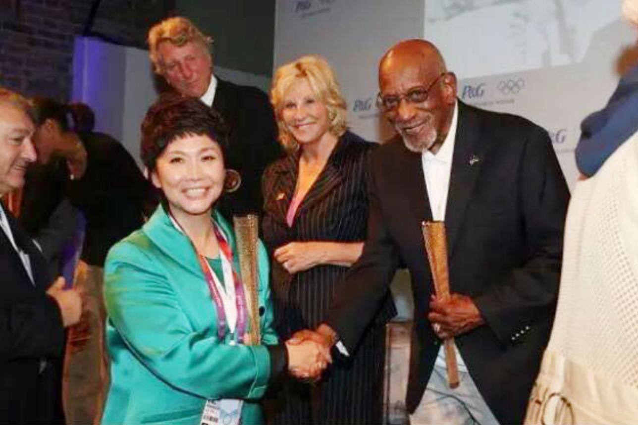 央视女主持人宁辛,主持人宁辛及丈夫近况