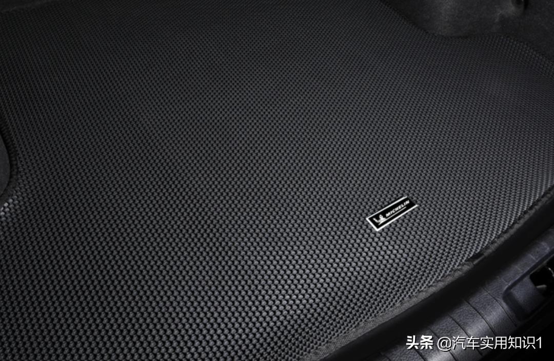 汽车后备箱垫要不要买带兜的,小车后备箱垫有必要买吗