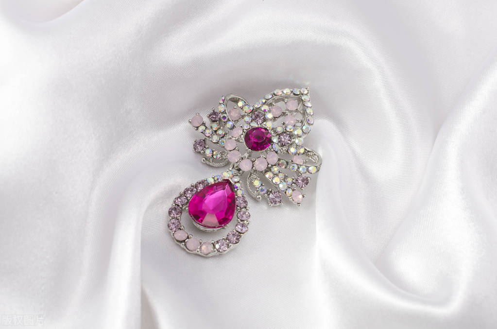 发现大量钻石的视频,发现最大的粉色钻石