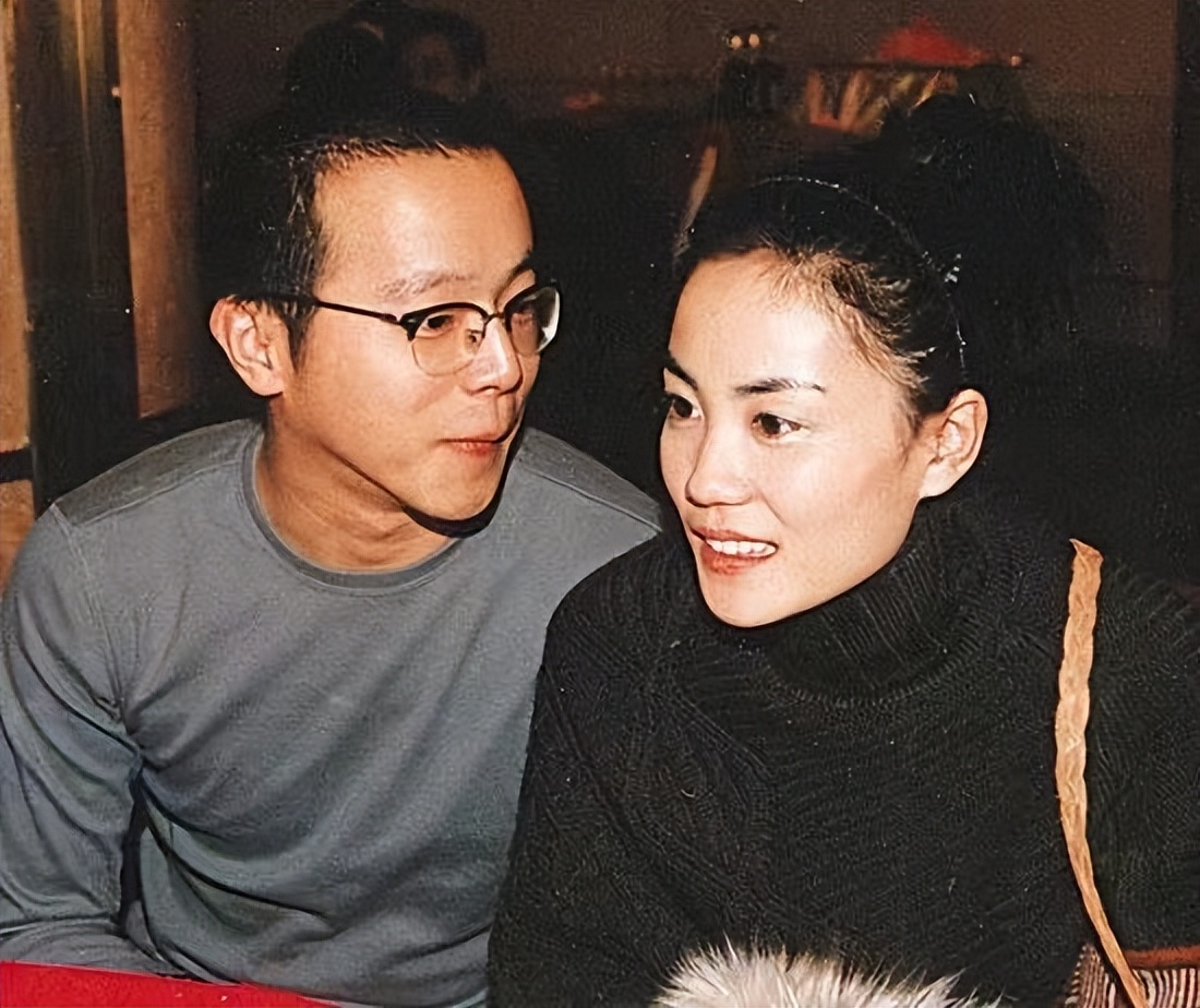 王菲和谢霆锋张柏芝的情史,李亚鹏与王菲现在的情史