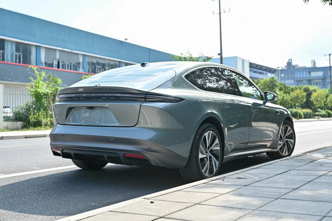 新款蔚来et5深度测评,十几万买蔚来et5旅行版