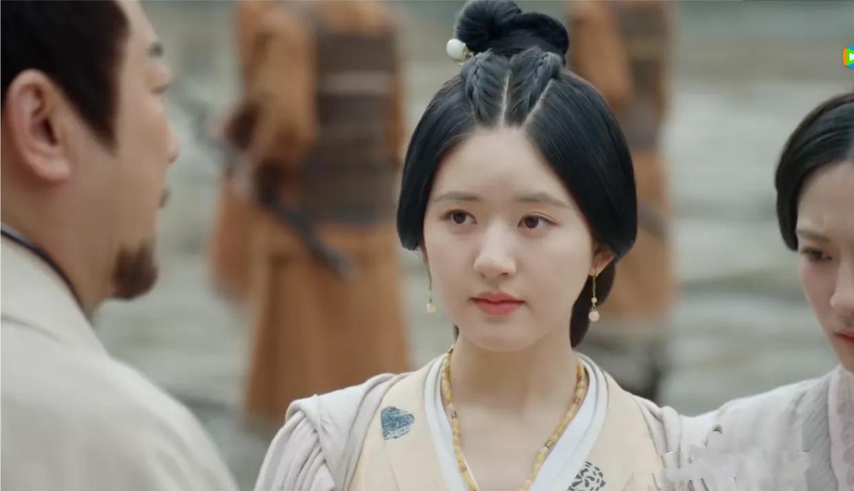 月圆中天，玉寄人间——影视剧里的“高大上”美饰盘点第1辑