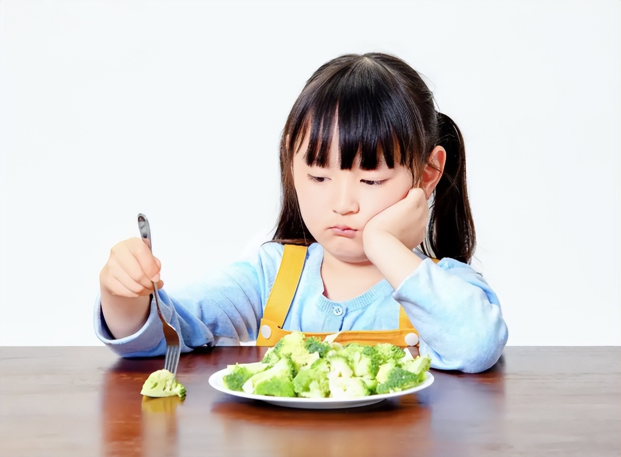 如何度过宝宝烦躁的出牙期,宝宝第一次出牙期间会烦躁哭闹