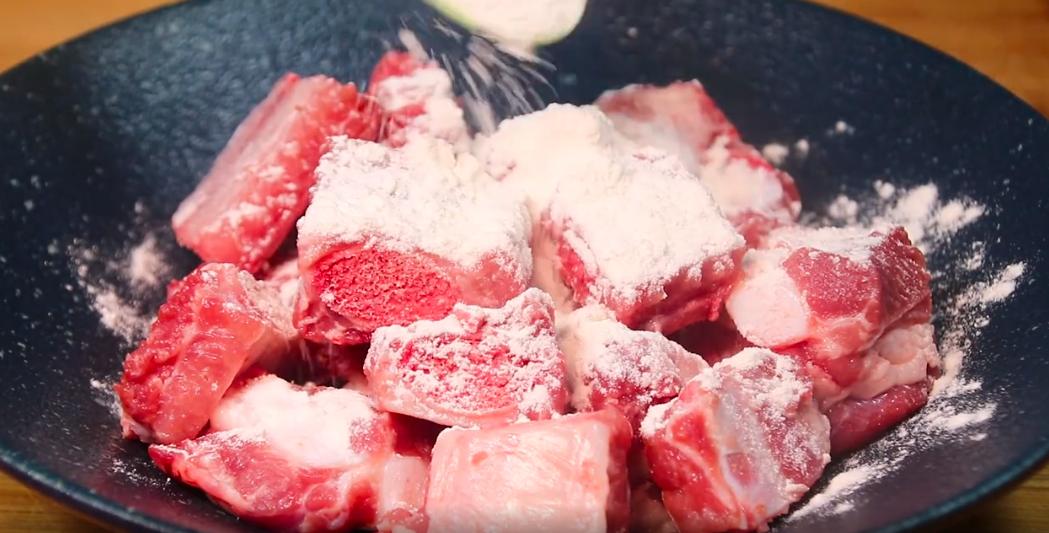 排骨不管我怎么做都有腥味,排骨不直接焯水多加二步入味又烂