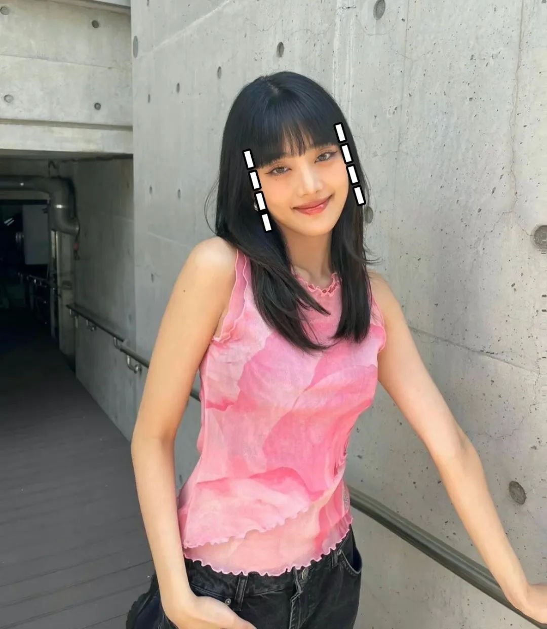 女生齐刘海和中分哪个更减龄,2021减龄最火发型齐刘海