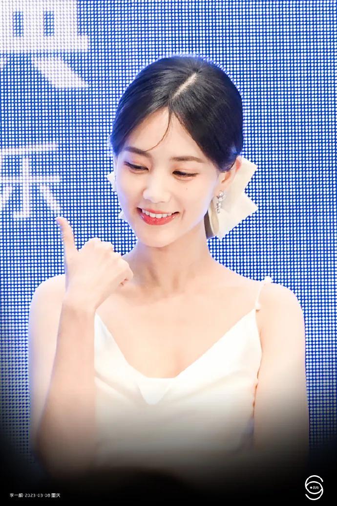 李一桐重庆之行组图,李一桐巴黎之行