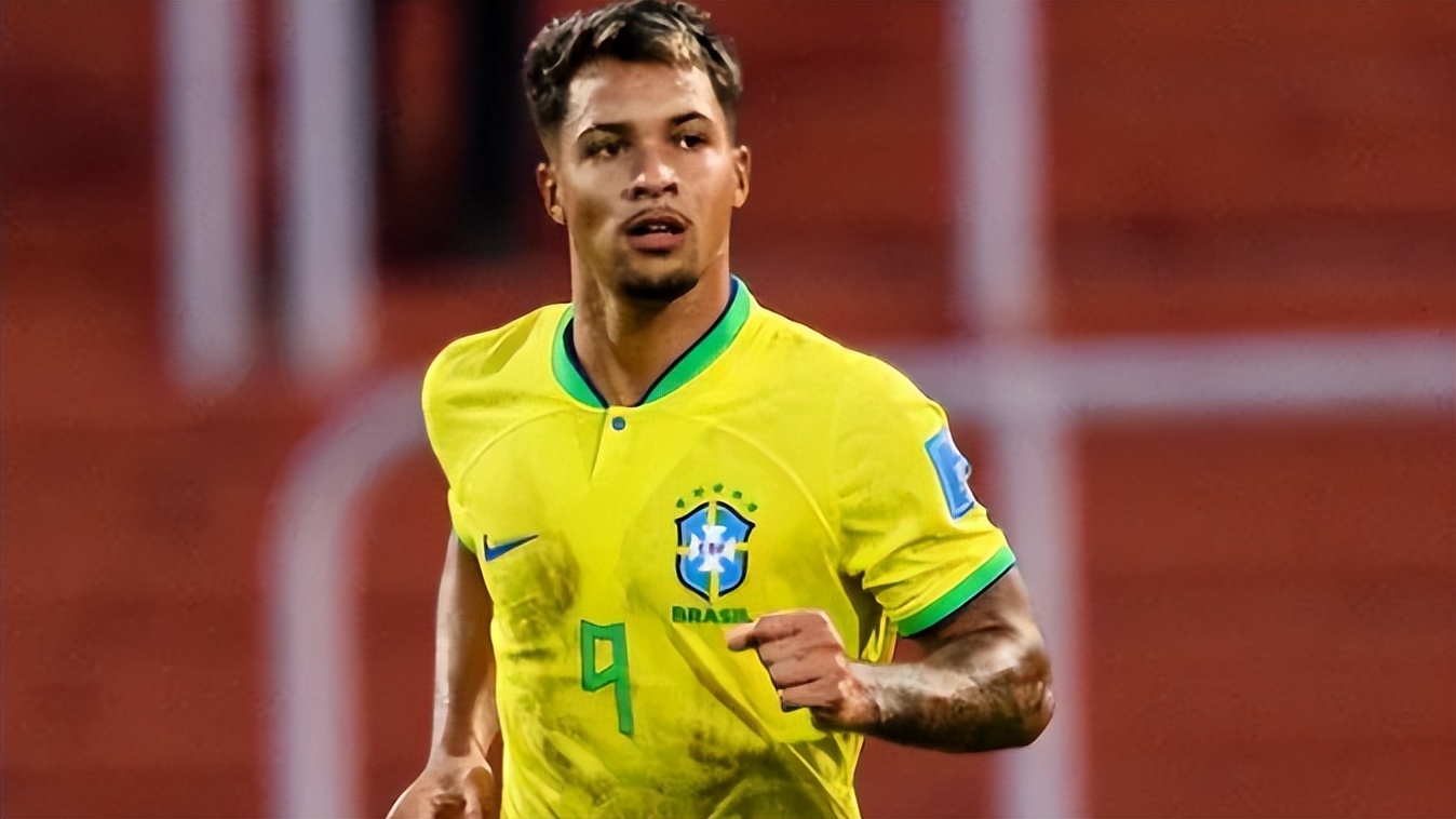 3-2逆转巴西,巴西队两连胜提前出线