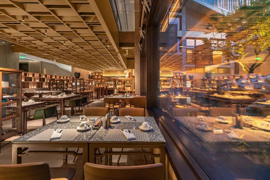 雁柏山庄的夜景,雁柏山庄远景