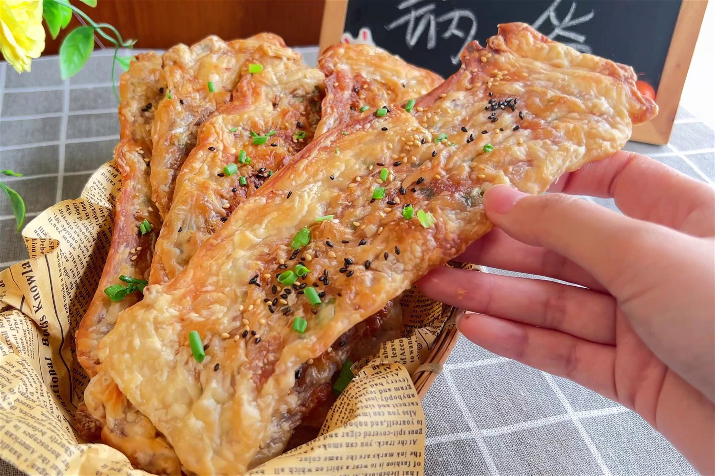 不放鸡蛋不用油炸的油条做法,小油条不用揉面最简单的家常做法