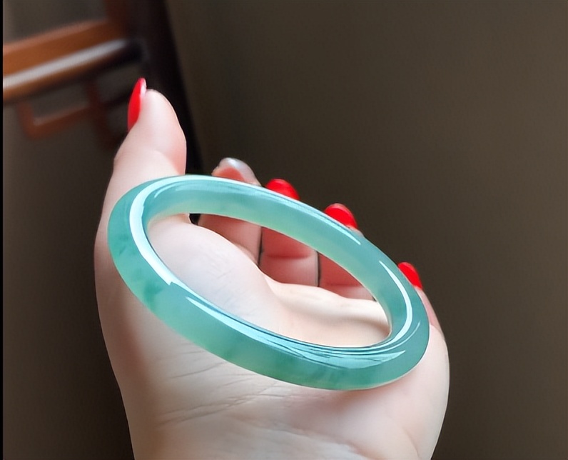 手镯不容易变形买哪种的好点,手镯买的太小戴不进去怎么办