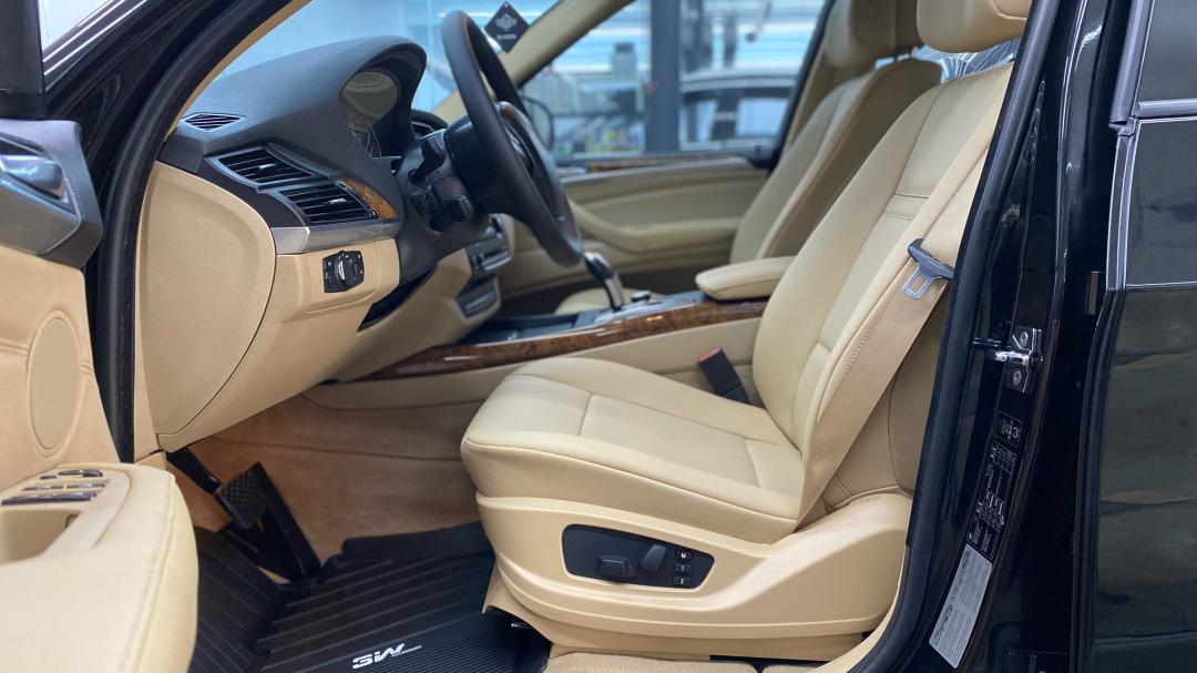 14款宝马x5老改新过程,2011款宝马x5翻新修复