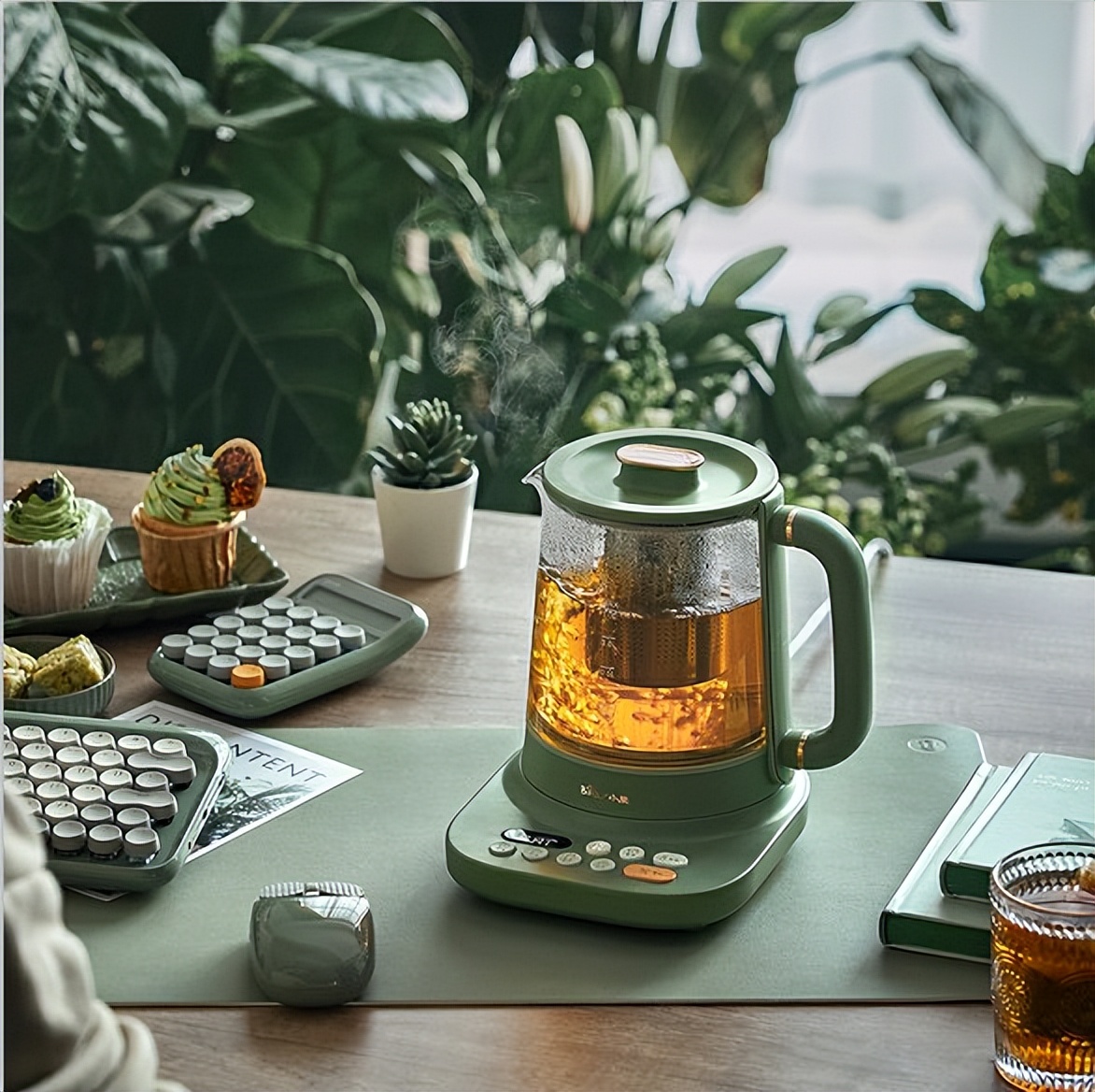 产品创新撑起持续增长,小熊电器养生壶天猫京东渠道双第一