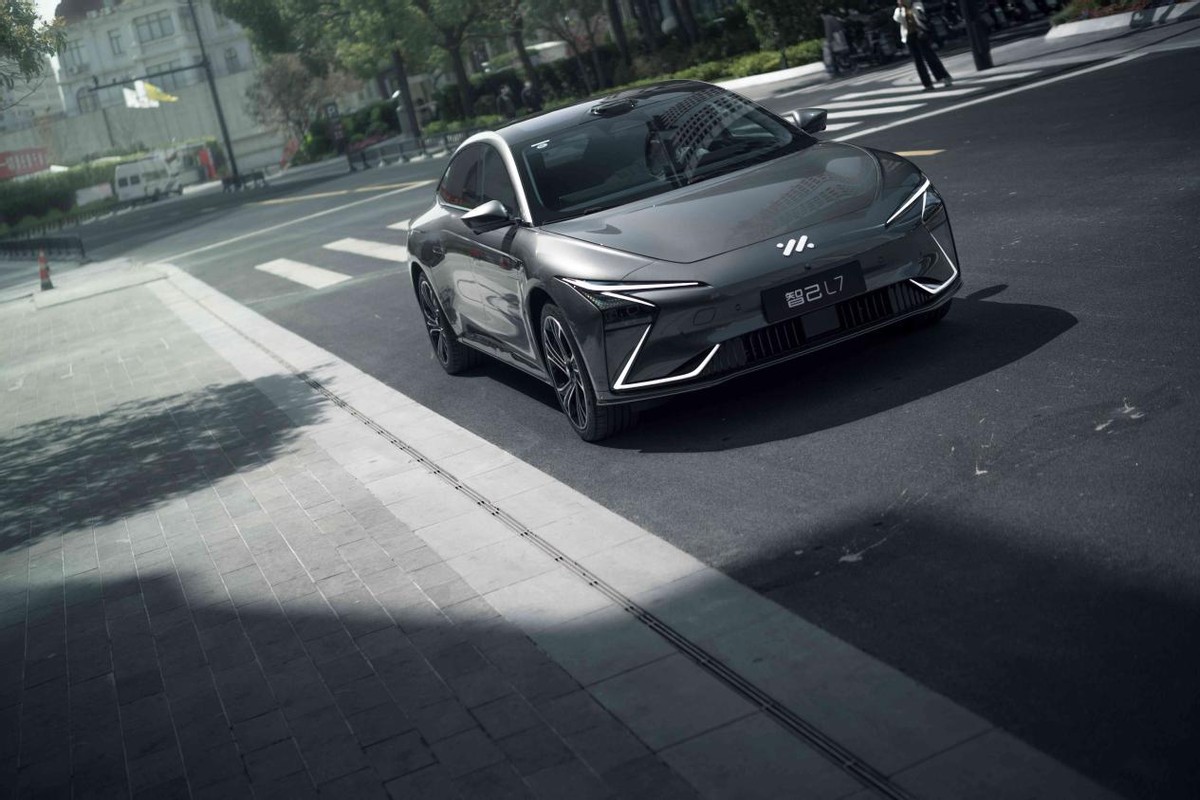 智己L7有备而来，斩获“最长电漂”吉尼斯世界纪录TM荣誉