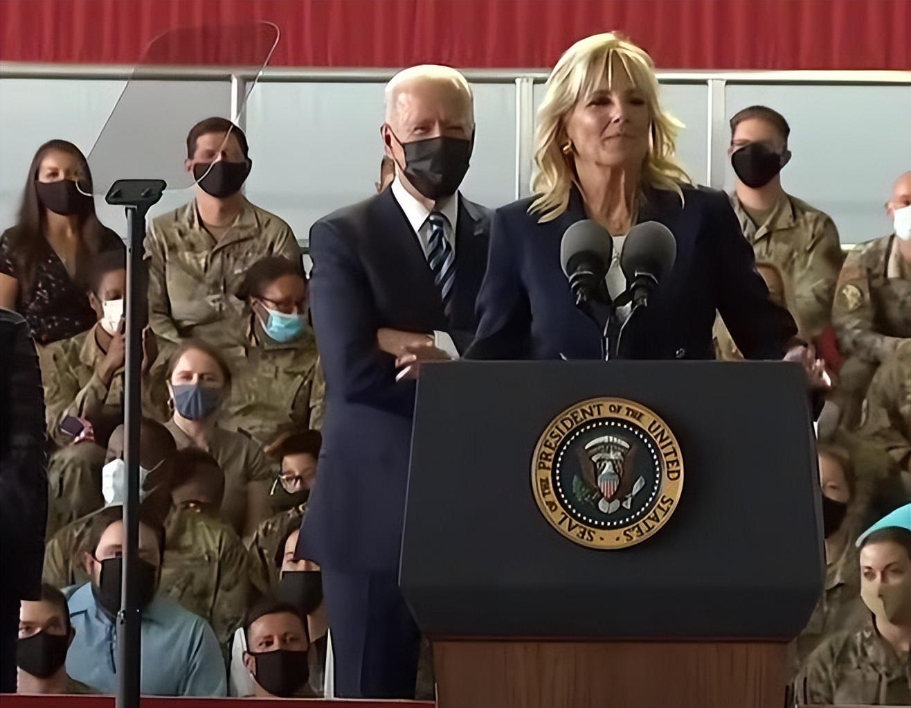 勇猛夫人吉尔：年近70还敢正面刚壮汉，只为守护她的瞌睡登