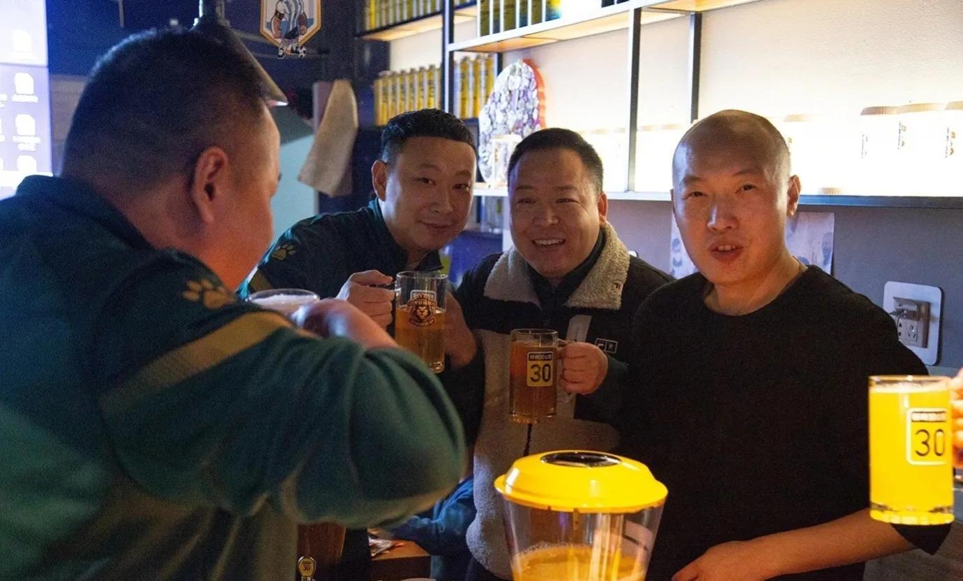 辽沈公益餐饮足球俱乐部举办新年联欢晚会