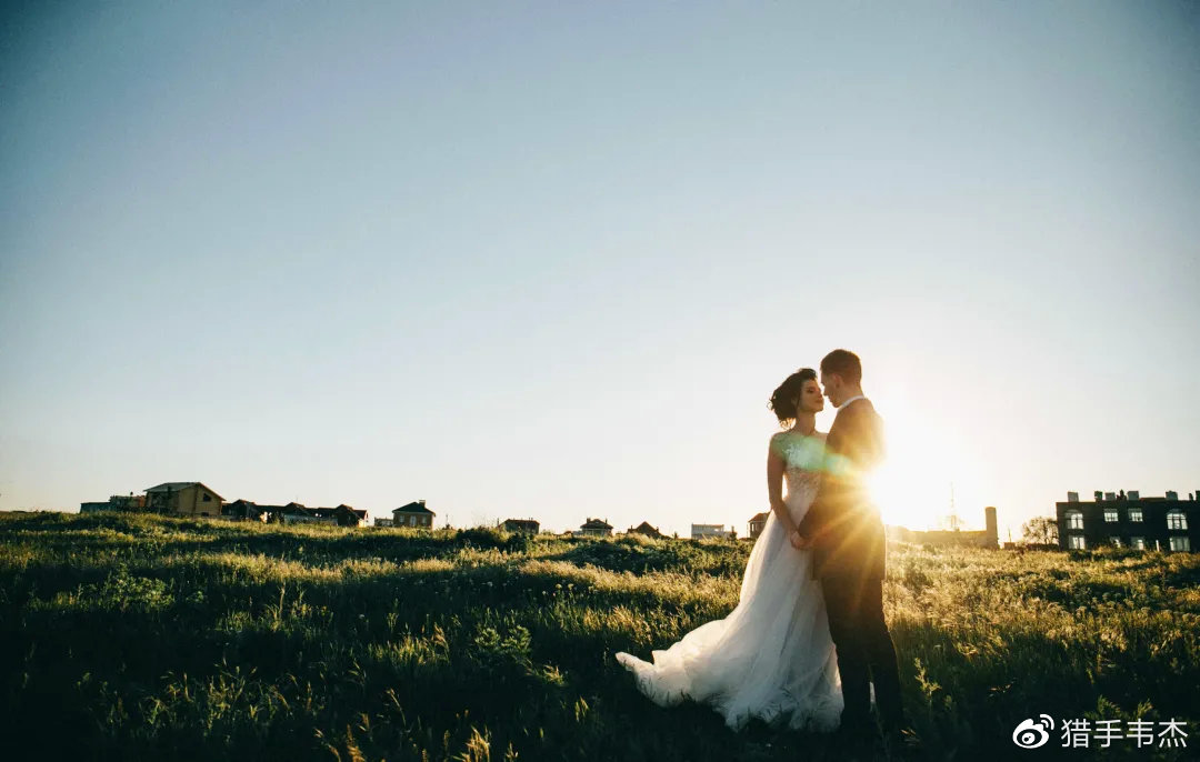 无法接受老公去酒吧,男人在外应酬找陪酒女的怎么看待