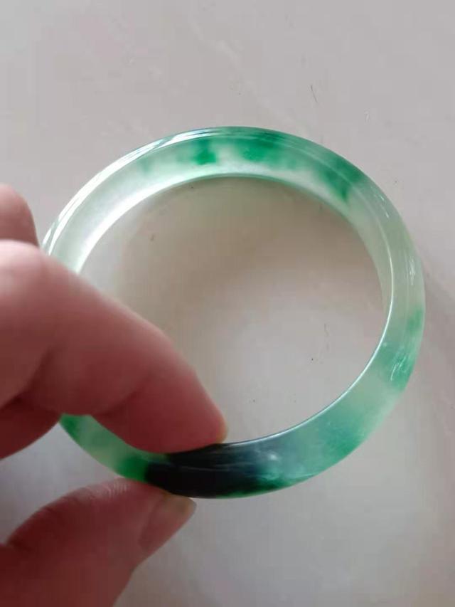 A货都是莆田系山寨货，那A货翡翠也是假货？新手能不能买？