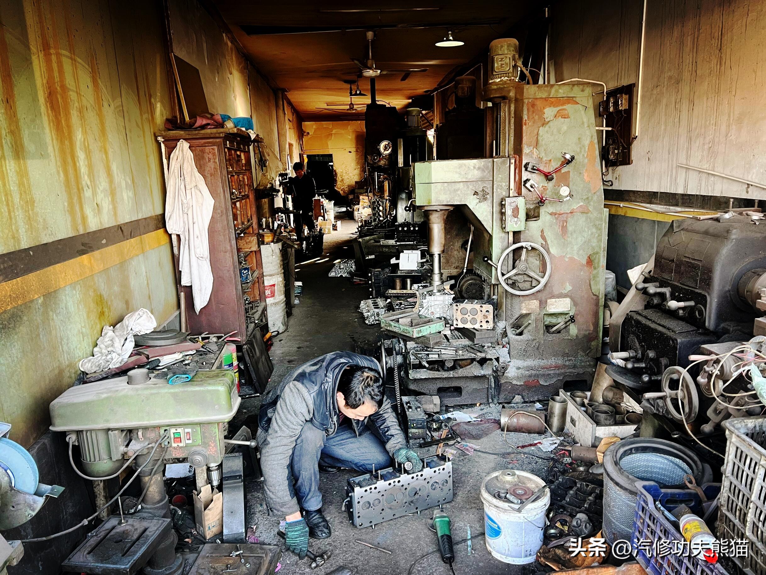 父亲老车翻新修复,父亲去世留下了的车去翻新