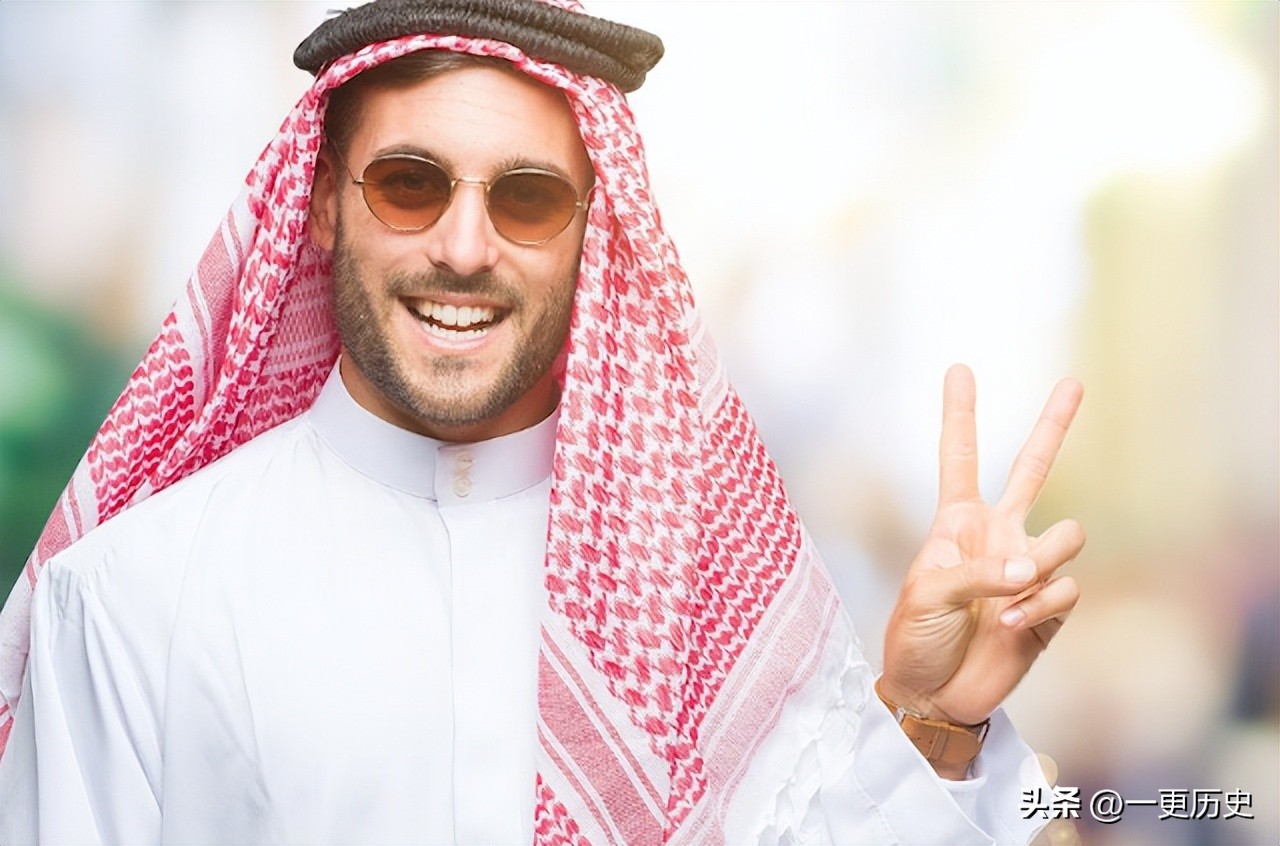 看卡塔尔看世界杯,看卡塔尔世界杯穿什么衣服