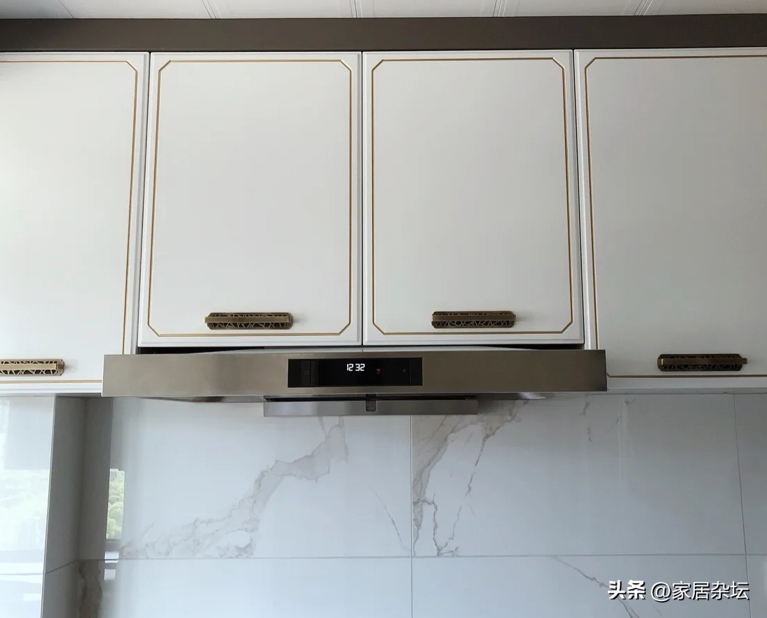 油烟机侧吸和顶侧双吸到底哪个好,油烟机侧吸和顶侧双吸哪个吸力好