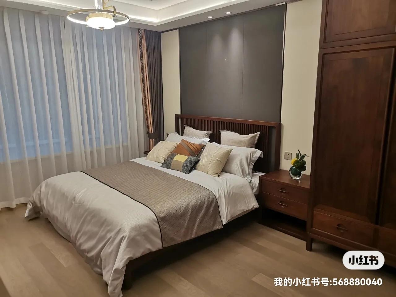 新中式与轻奢结合时尚感强烈,轻奢家新中式