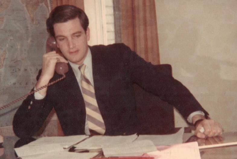 10岁全裸出镜，20岁声称自己仍是处女，“美国舒淇”的裸照风波！