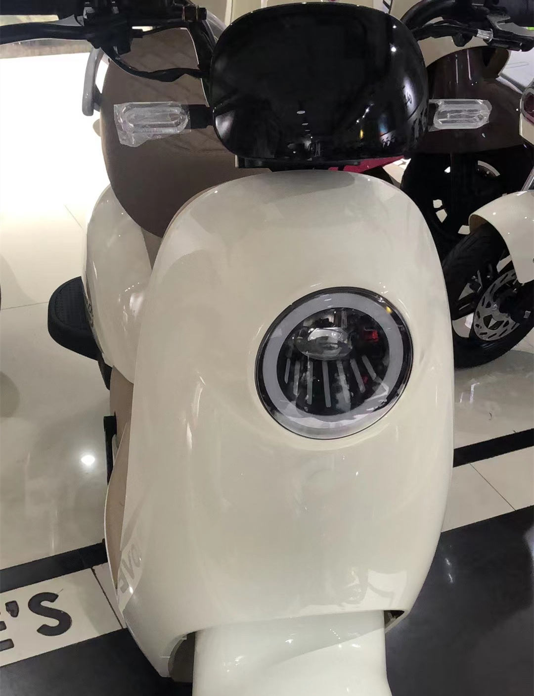 哪一款电动车车型小续航远,电动车续航能力强的车推荐哪款