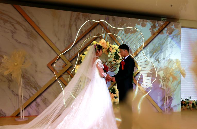 *魔色**孙道存：*养包**情人无数，玩老婆闺蜜，娶初中同学女儿为妻