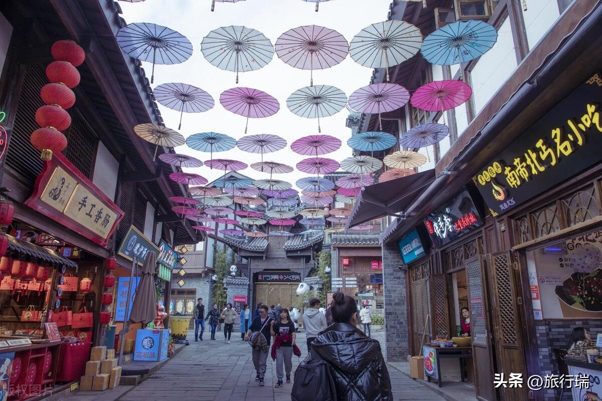 到重庆还没去哪里玩过,去过很多地方唯独没有去过重庆