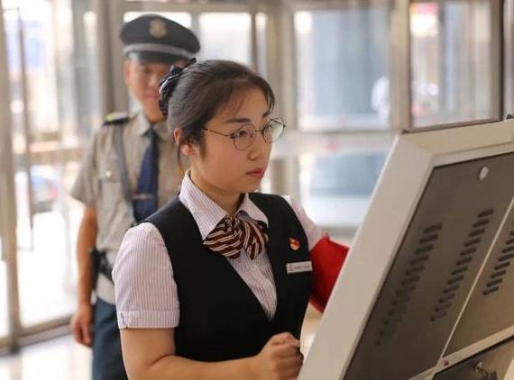 为什么银行柜员工资越来越低,银行柜员辞职真实感受