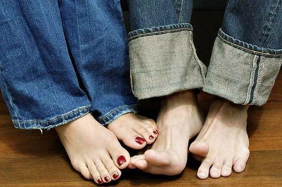 菇凉们，小心这些潜伏在二手交易平台里的“性瘾癖”们。