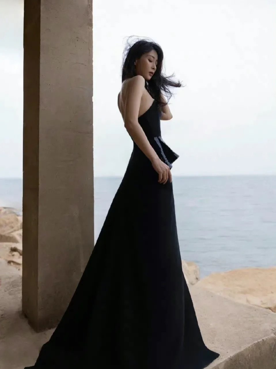 殷桃出席活动的造型,殷桃出席活动服装