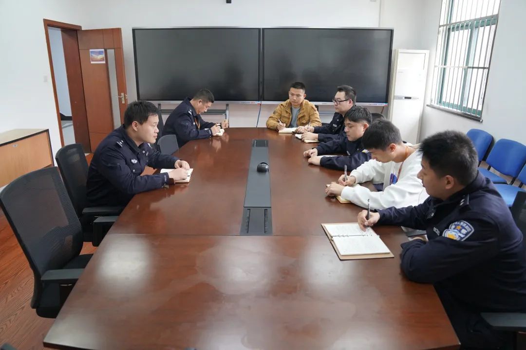 工地无故辞退农民工还不支付工资,工地主动离职与辞退