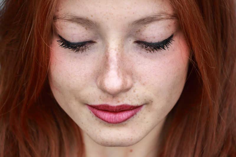 女性吃维生素e多久能见效,口服维生素e可以淡斑吗