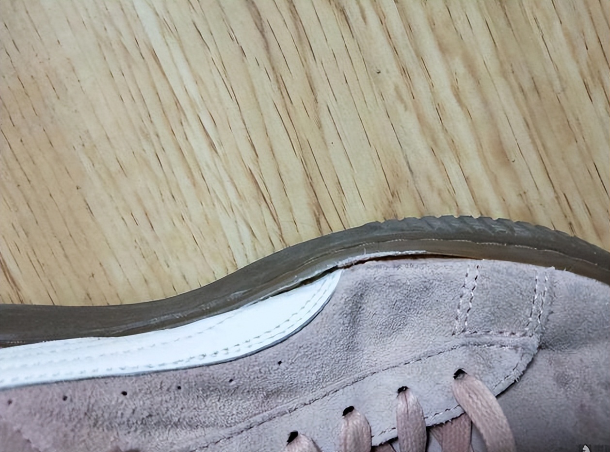 鞋子脱胶用什么胶水粘最好502,鞋开胶了怎么用502胶水粘住