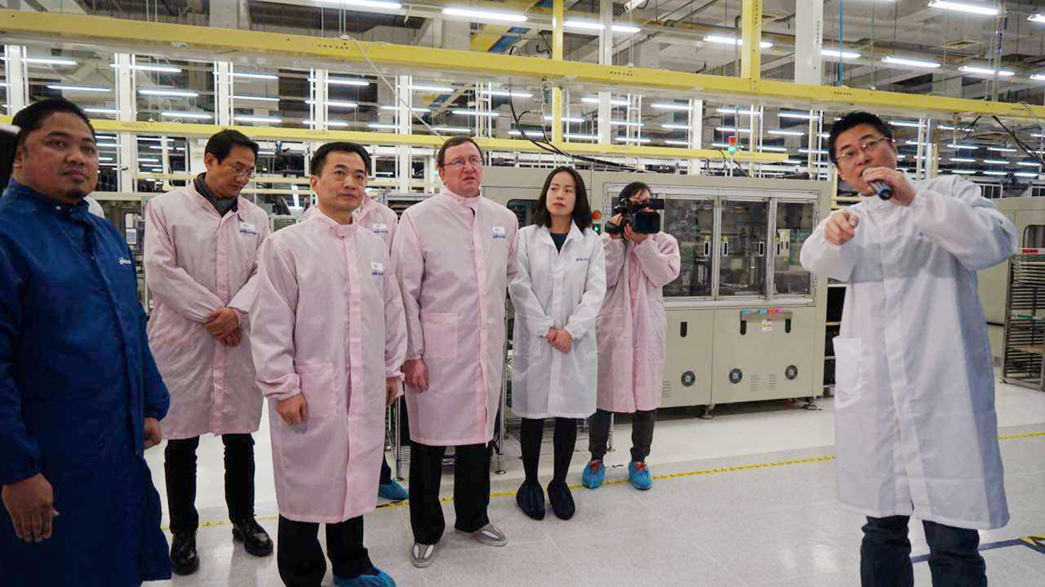 “一个技术人员都不留”！提桶跑路的美光，在怕什么？