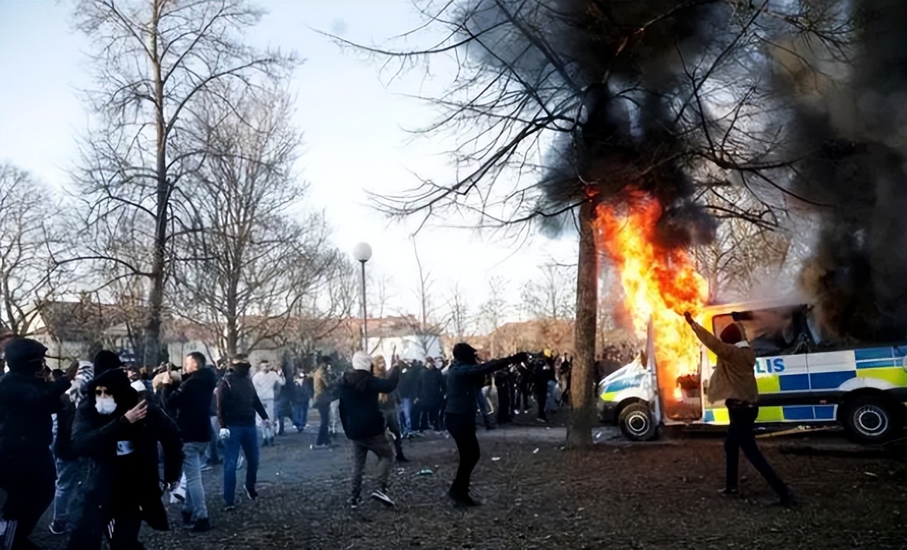10年再建1000座监狱：北欧富国怎么成了“犯罪天堂”？