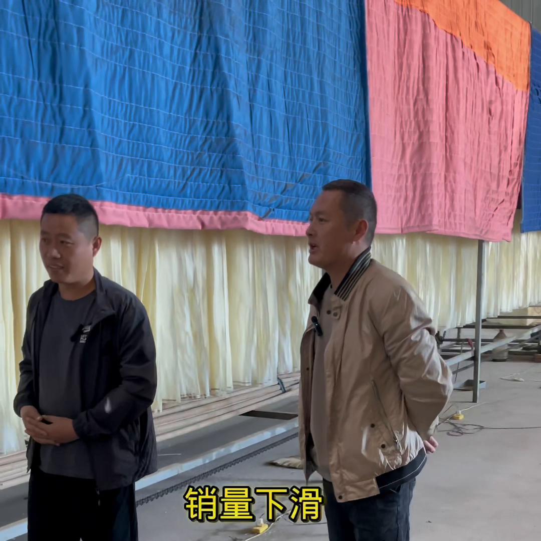 杨木板皮加工场,板厂贴杨木皮子方法