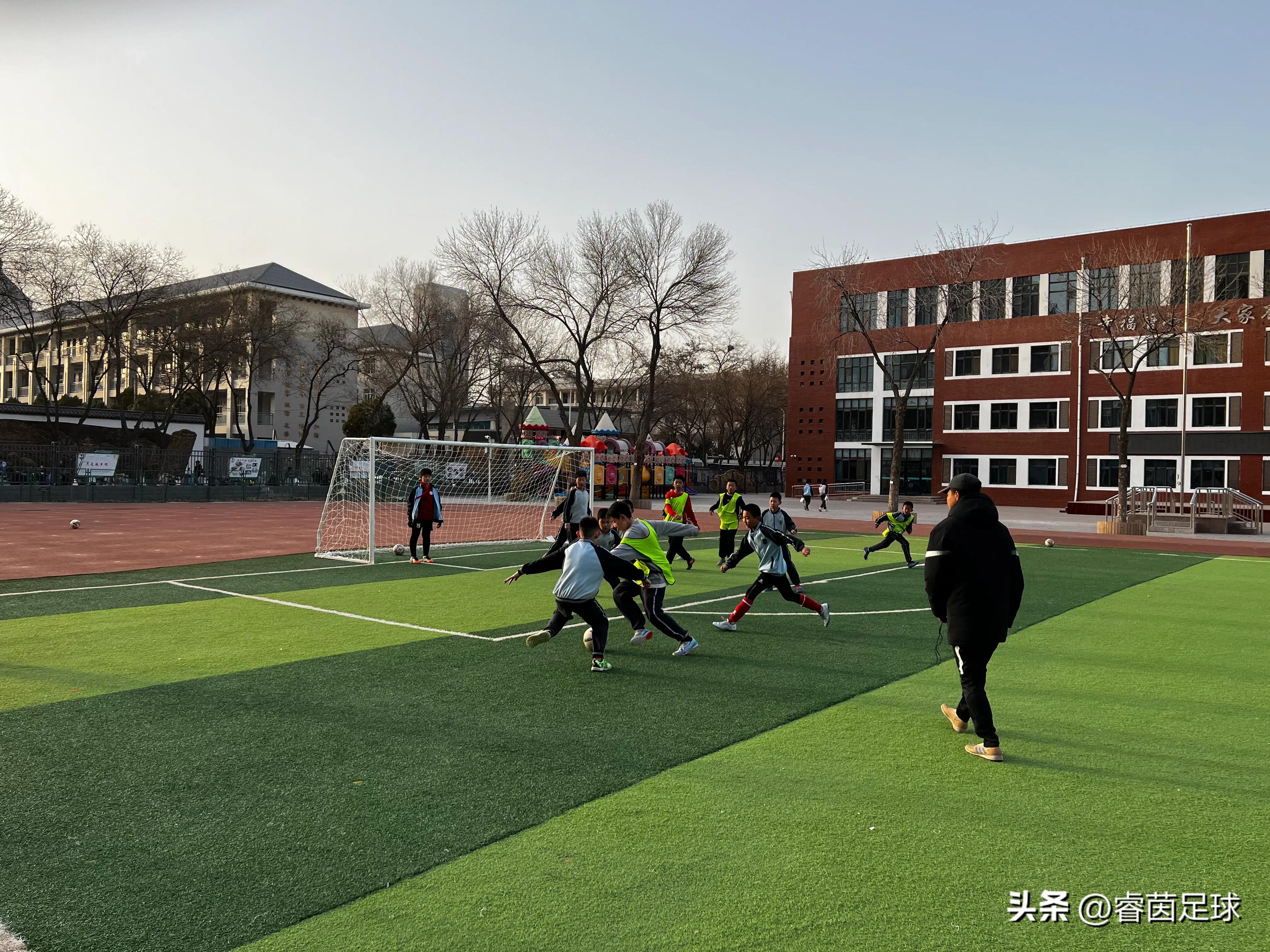 中国足球基层教练待遇,中国足球队是缺少一个好教练吗