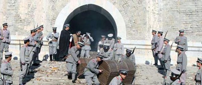 男子9万元买袈裟,男子花7万买袈裟转手7000