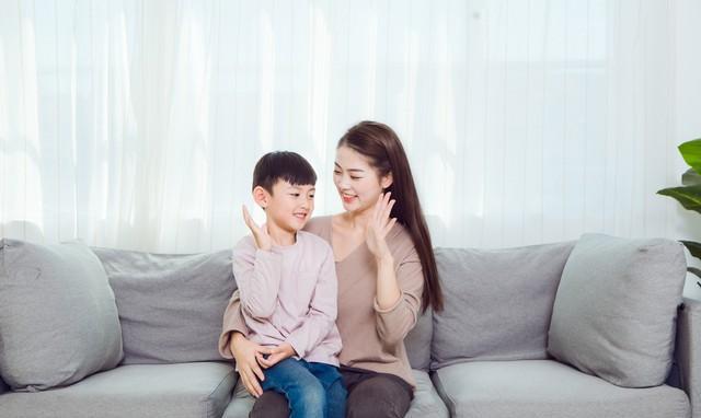 17岁男孩深陷“恋母情结”？大妈的真心回应引发共鸣！