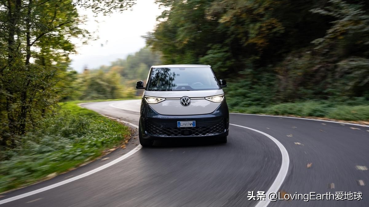 大众id.buzz原型车路试谍照曝光,大众buzz原型面包车