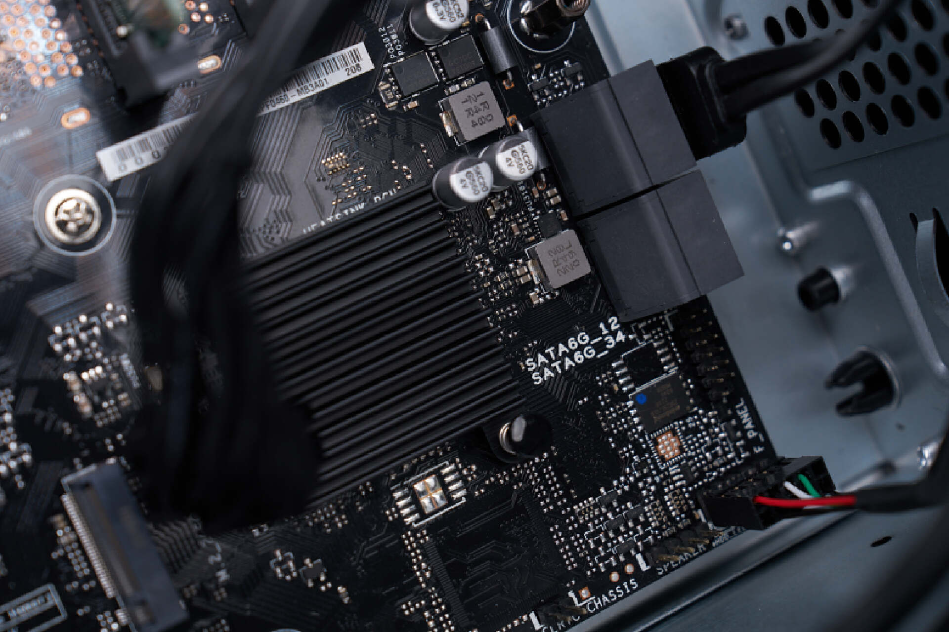 华硕天选x2023台式机改装,华硕天选x2023台式加硬盘