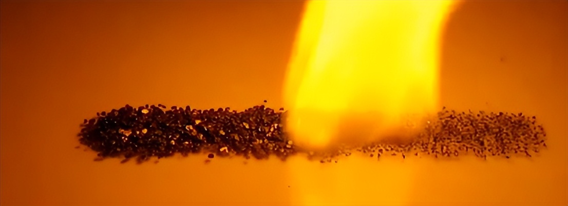 美国负责吹牛,中国负责实现?中国装备4代*药炸**,美国人酸了