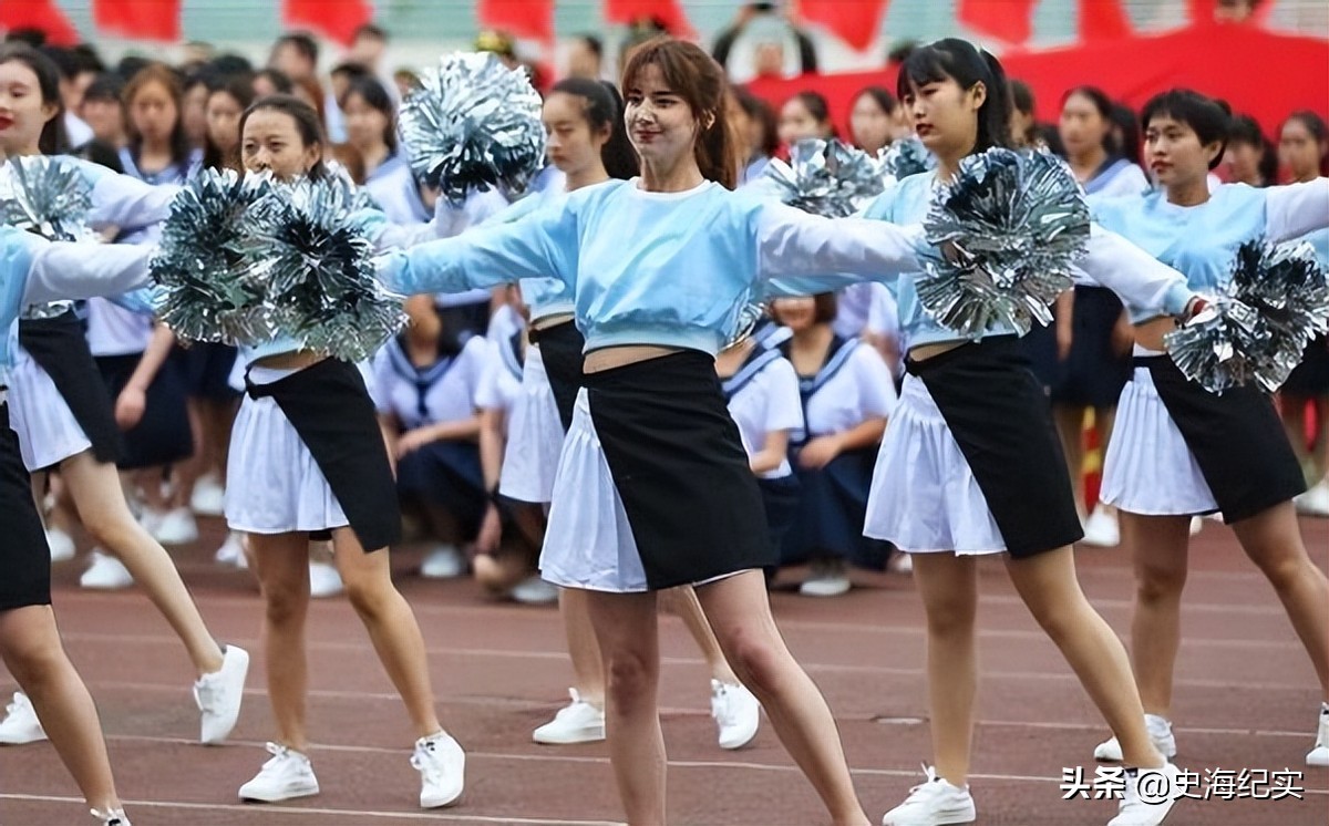 高校军训女生跳舞引争议当事人,高校女生跳舞被批判