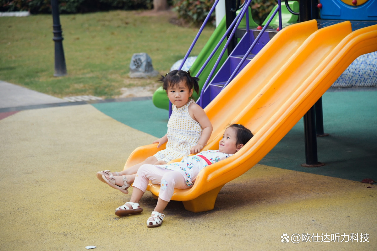 四五个月小孩戴助听器如何训练,助听器宝宝花费