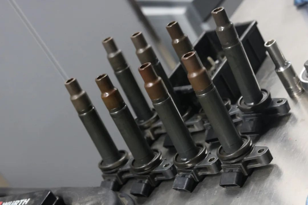 雷克萨斯ls430翻新修复,雷克萨斯ls430老车翻新作业