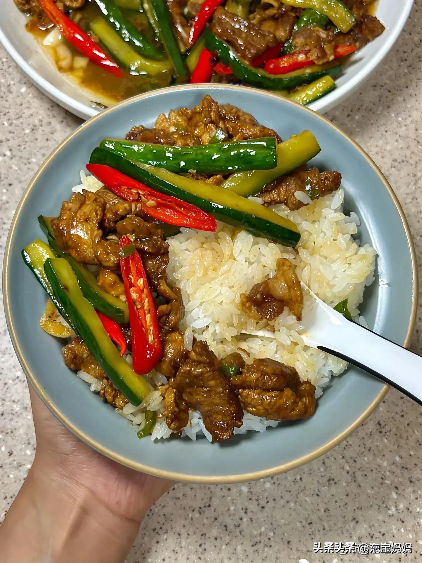 女性常吃4种食物排毒养颜抗衰老,女性吃什么食物排毒养颜